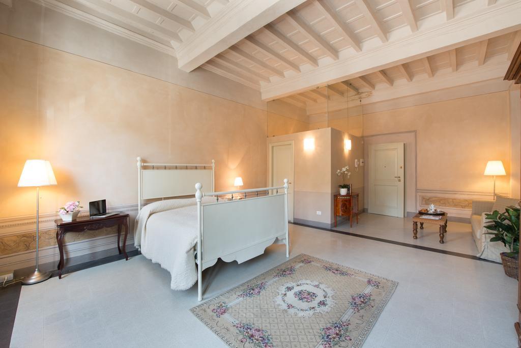 Hotel Palazzo Piazza Mazzini Pescia Habitación foto