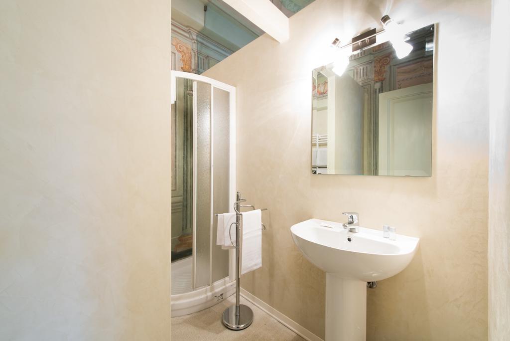 Hotel Palazzo Piazza Mazzini Pescia Habitación foto